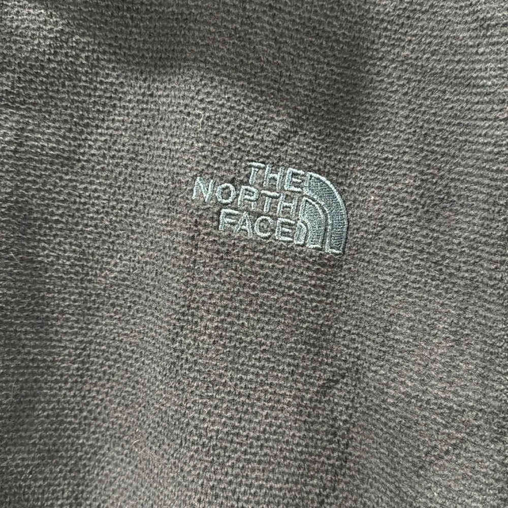 The north face men’s pull over half zip size xl
